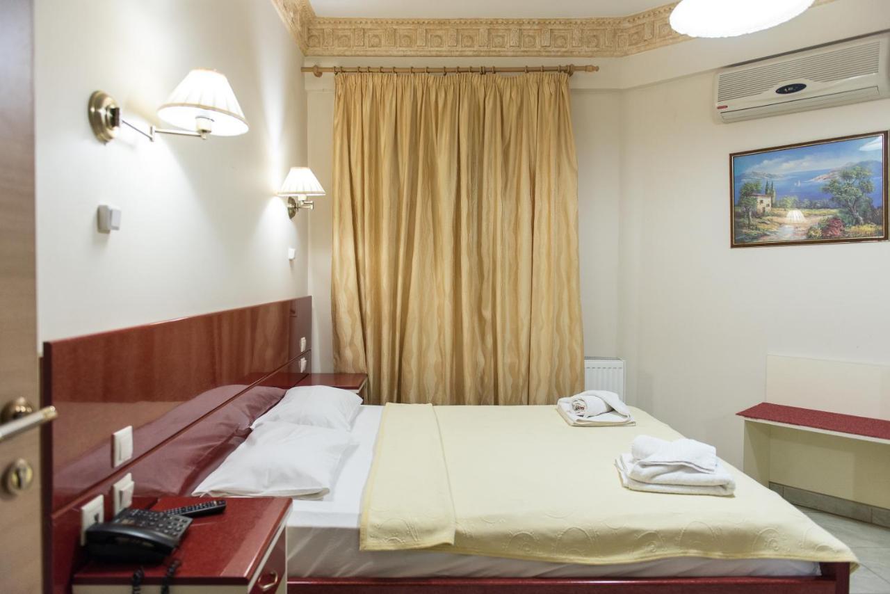 Hotel Aigli Farsala Екстериор снимка