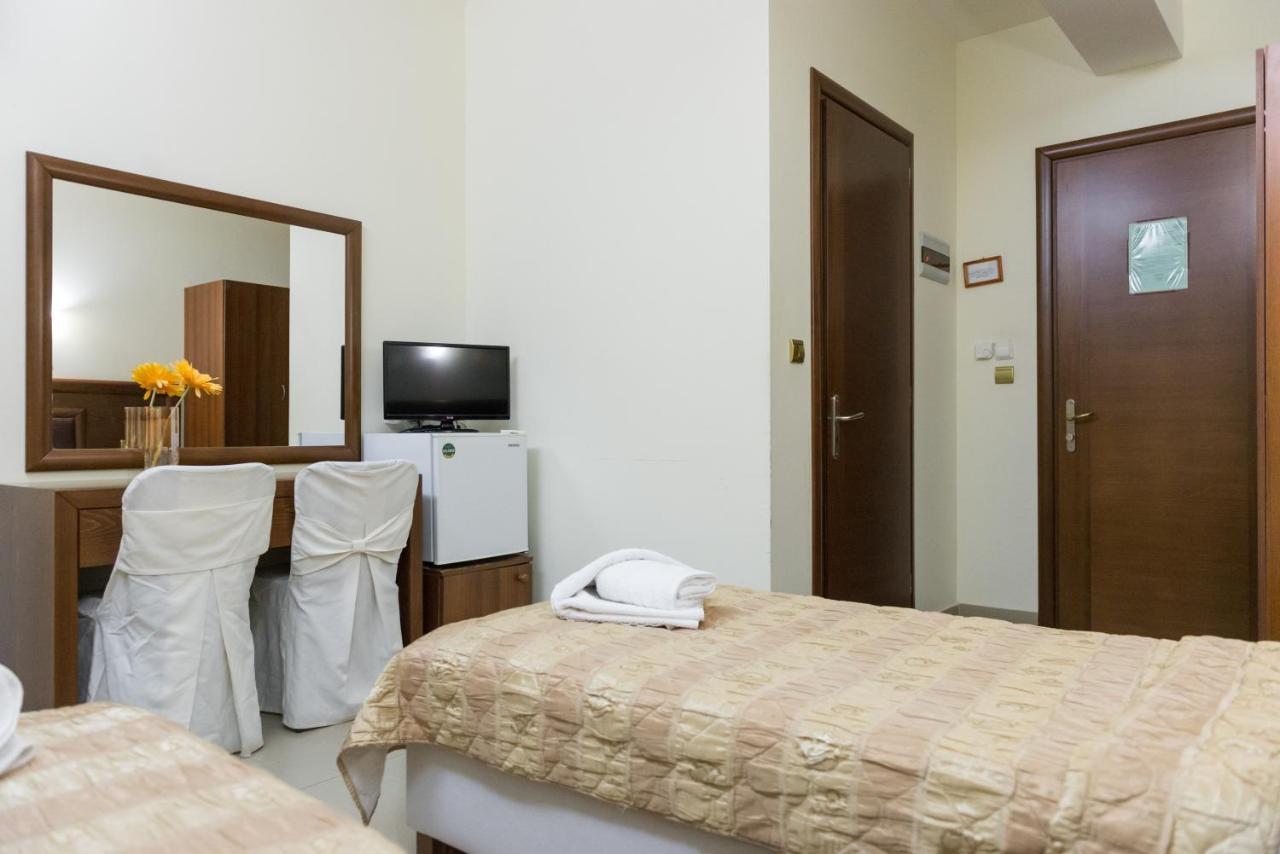 Hotel Aigli Farsala Екстериор снимка