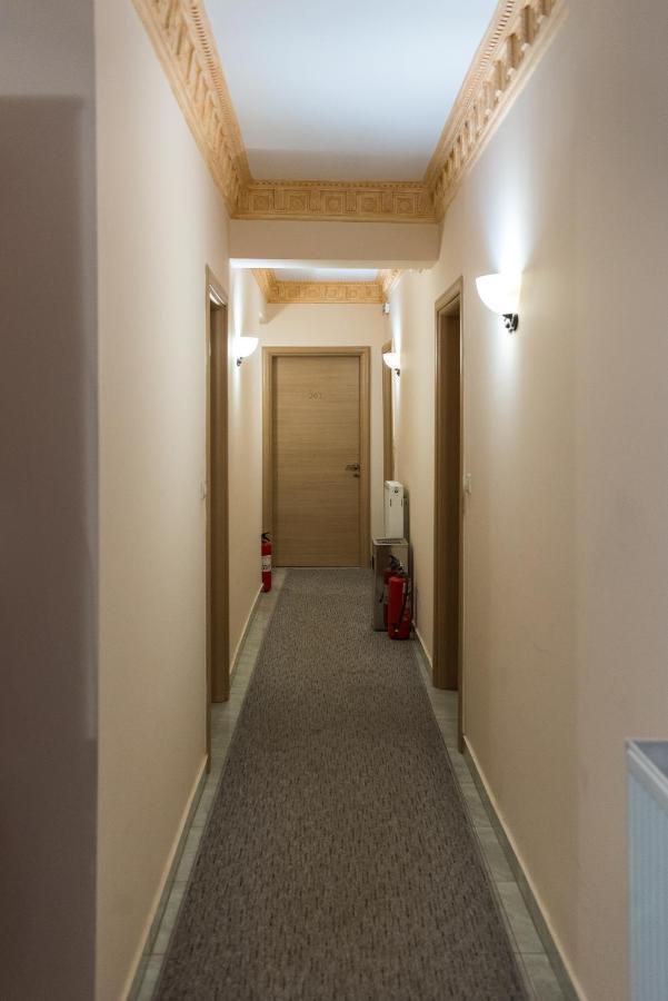 Hotel Aigli Farsala Екстериор снимка