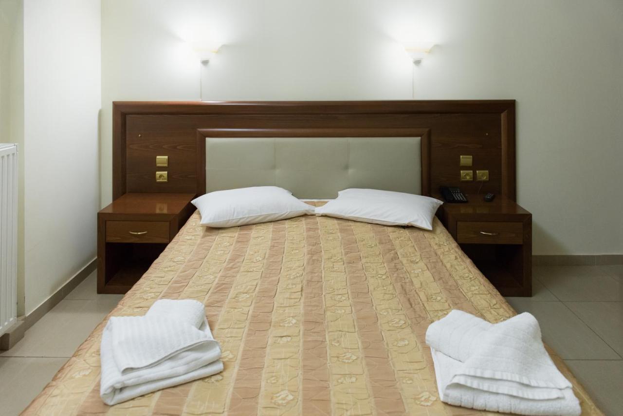 Hotel Aigli Farsala Екстериор снимка