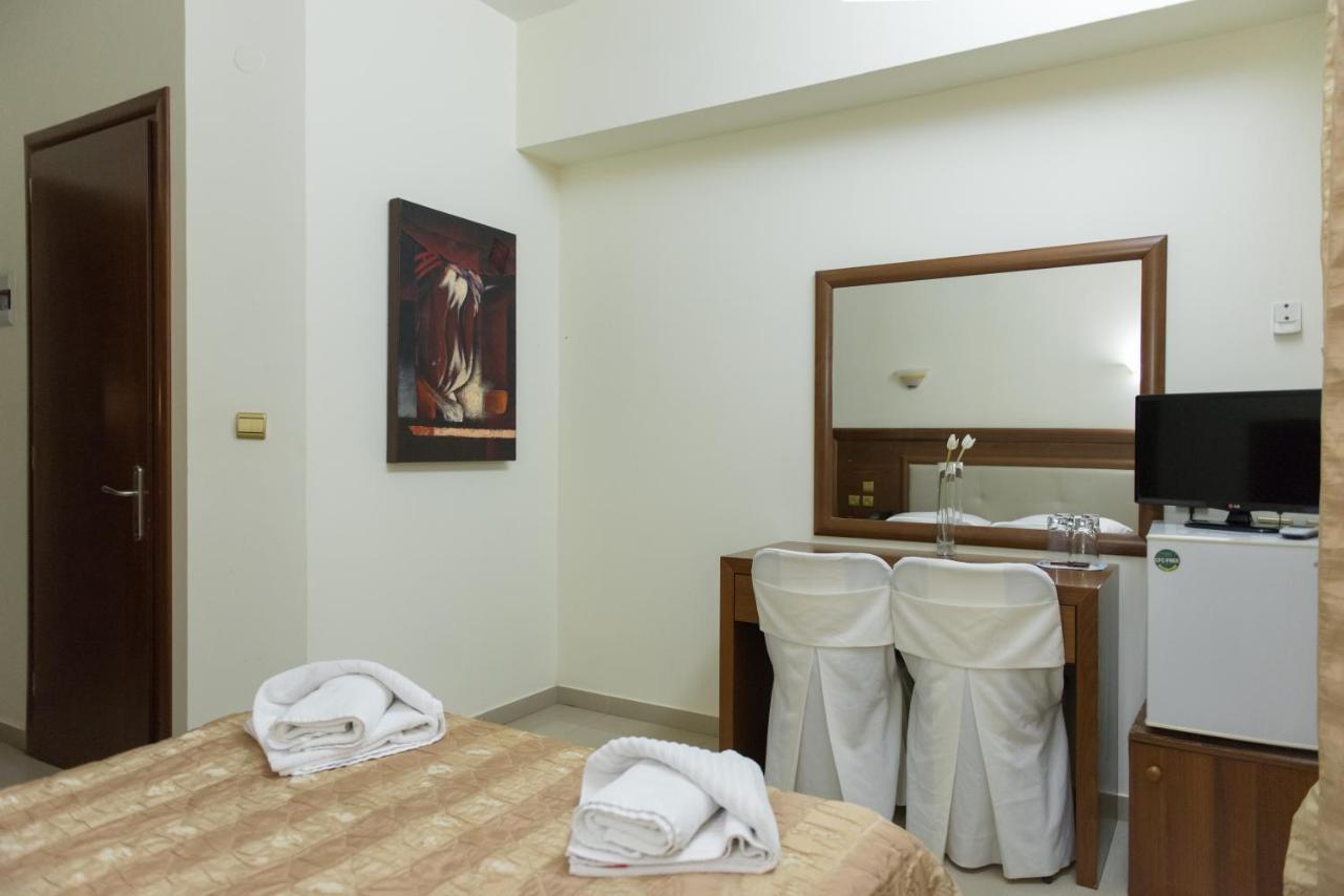 Hotel Aigli Farsala Екстериор снимка