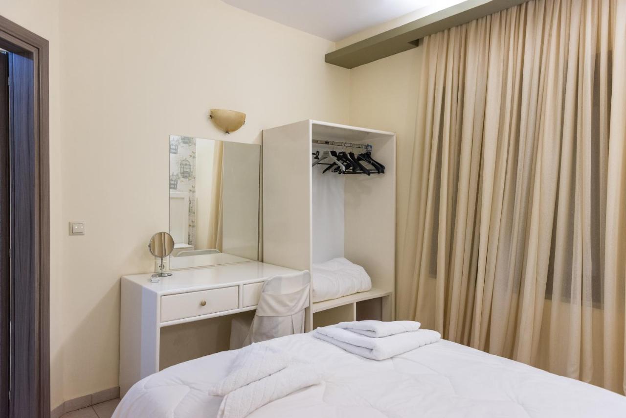 Hotel Aigli Farsala Екстериор снимка